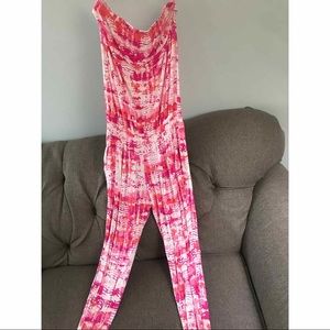 Strapless bright colored comfortable jumpsuit.